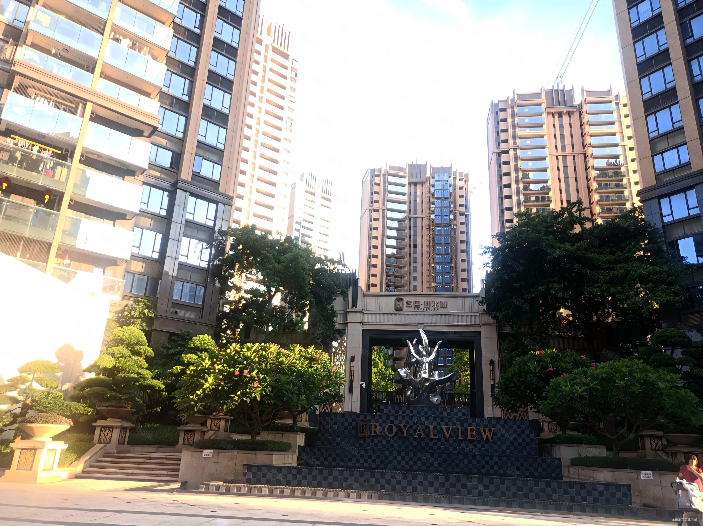 名巨山水城4室2厅2卫113.41㎡南北108万