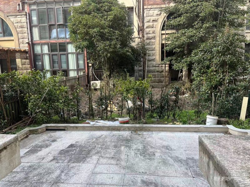 宝华别墅出售 1复二 小区绿化非常好 品质小区
