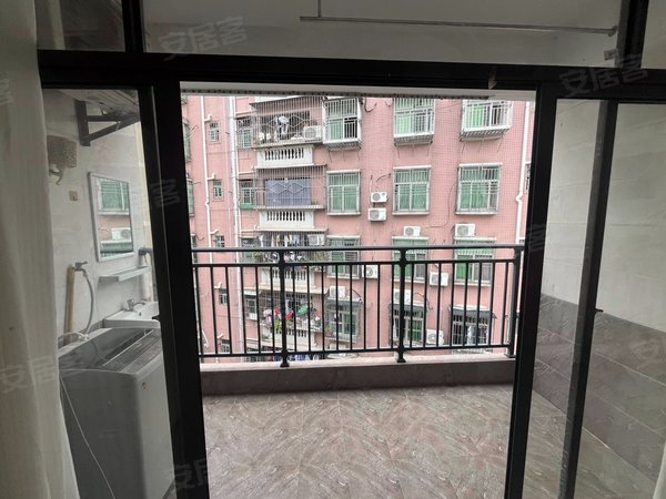 深圳龙岗爱联太平村近商场,南北通透,采光充足,直接拎包入住出租房源