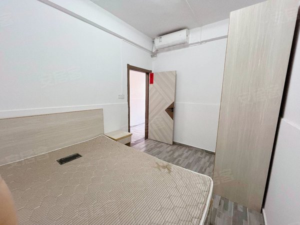 深圳宝安松岗西坊别墅区西坊别墅区 有阳台两房一厅 采光好   拎包