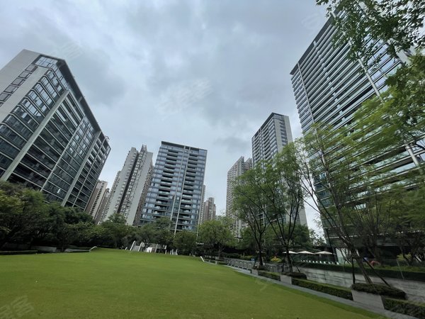 重庆渝北冉家坝绿城蘭园绿城蘭园 4室2厅4卫 配套齐全 227平 豪华装修