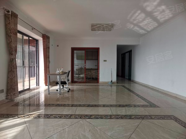 【多图】御峰园,平湖租房,御峰园 6室2厅2卫 5800.