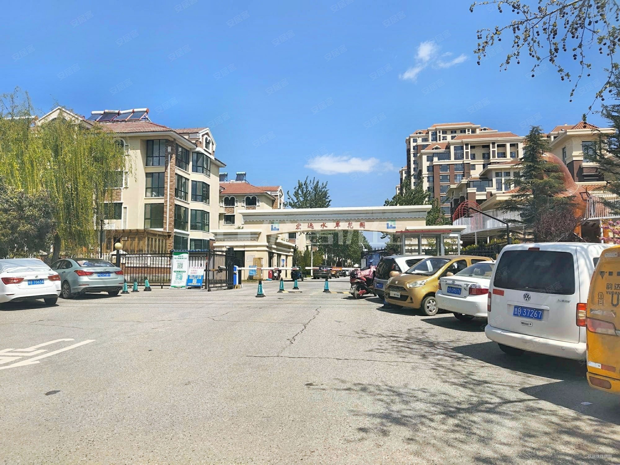 水岸花园洋房三楼带车库带底屋