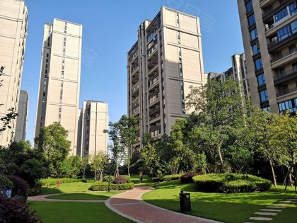 绿地悦城f区,西站大街,近三清山大道 - 南昌绿地悦城f区二手房,租房