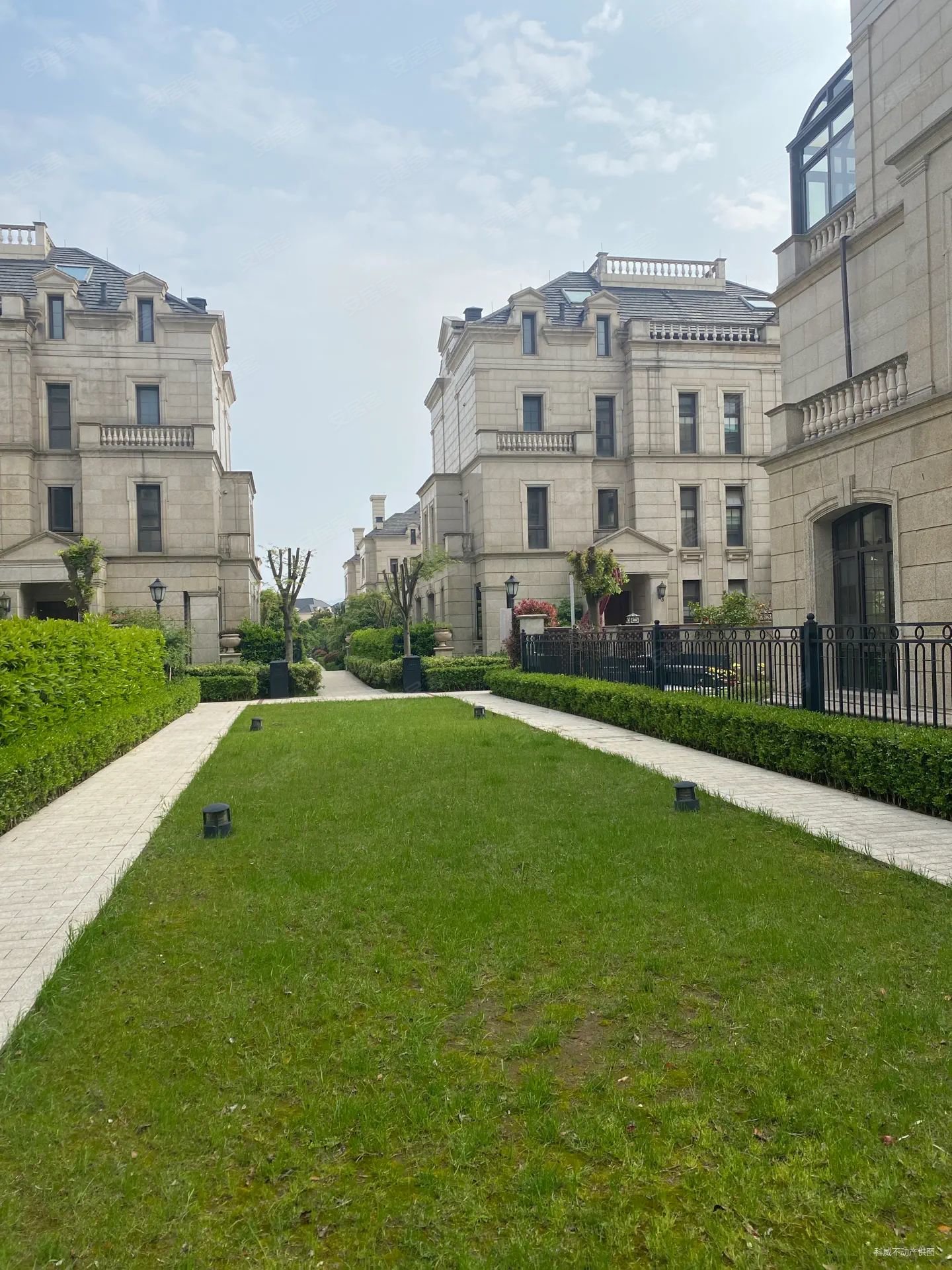 上林原著5室2厅4卫496.61㎡南北780万