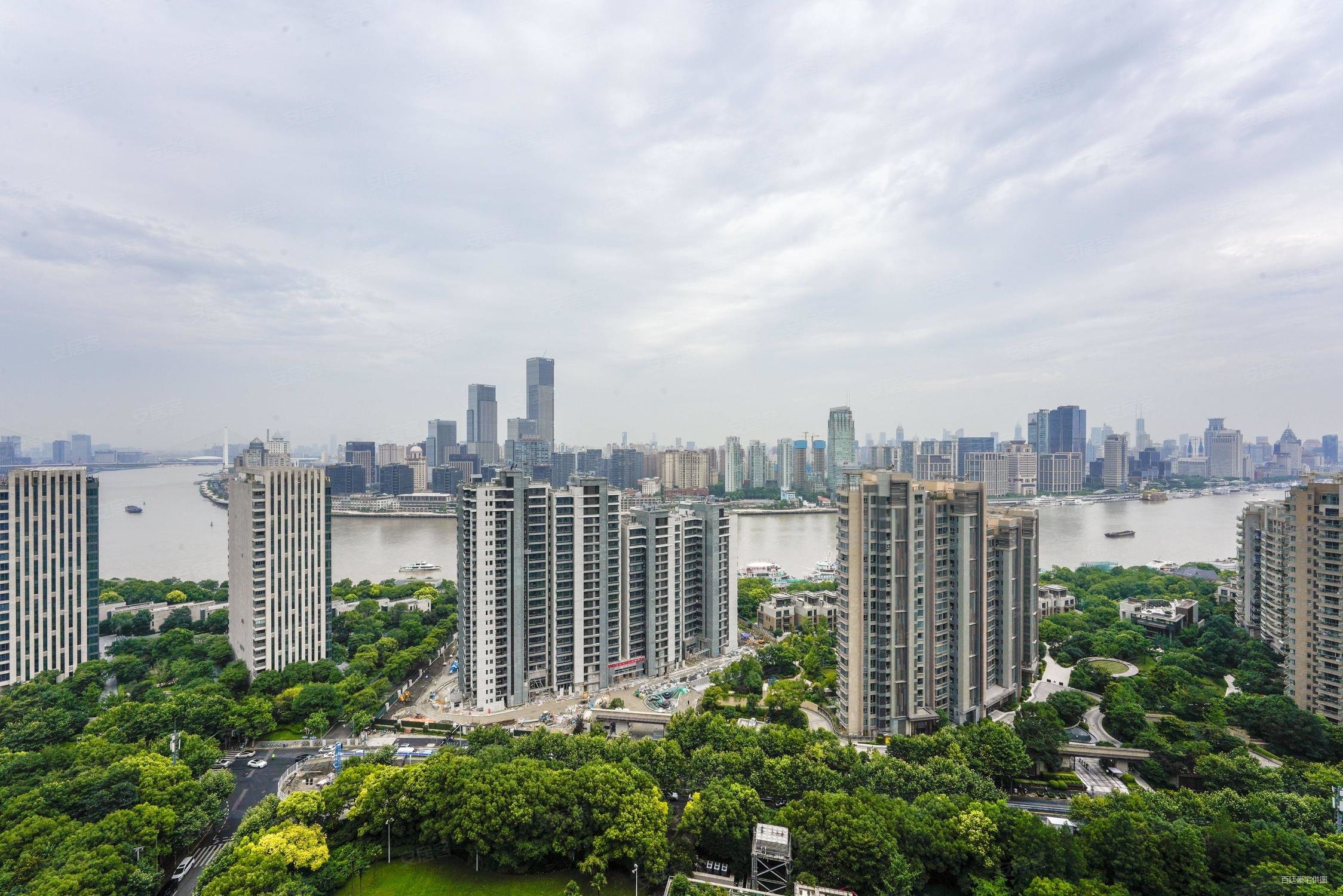 世茂滨江花园北区小区绿化高精装可拎包入住满五