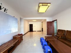 河池宜州宜州城区竹水巷（二中对面）三房两厅两卫，步梯三楼，无物业费出租房源真实图片