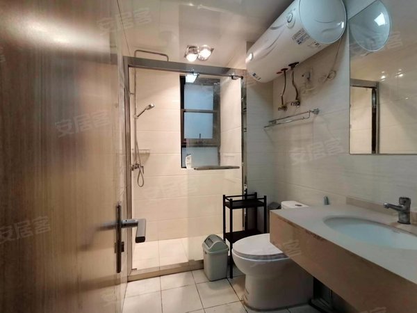 上海浦东南汇周边馨悦名邸馨悦名邸 1室2厅1卫 南北通透 精装修 电梯