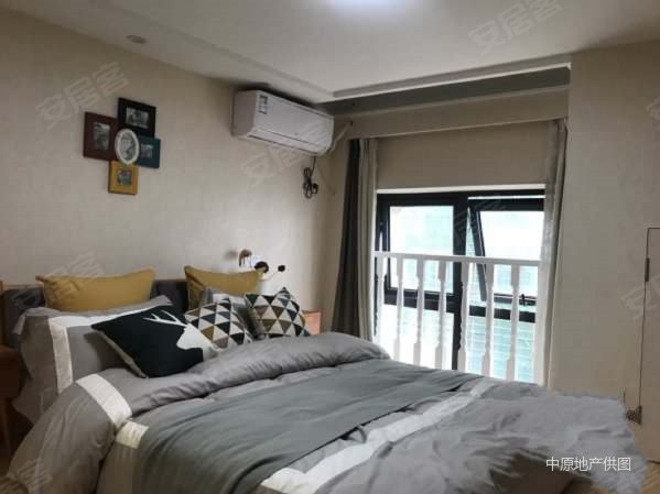 挑高5米 5号线地铁 赠送20平 精装修拎包入住