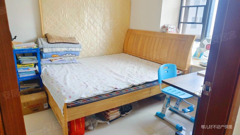 椰海大道山高旁边椰海雅苑电梯精装修次新小区户型彩光好朝南