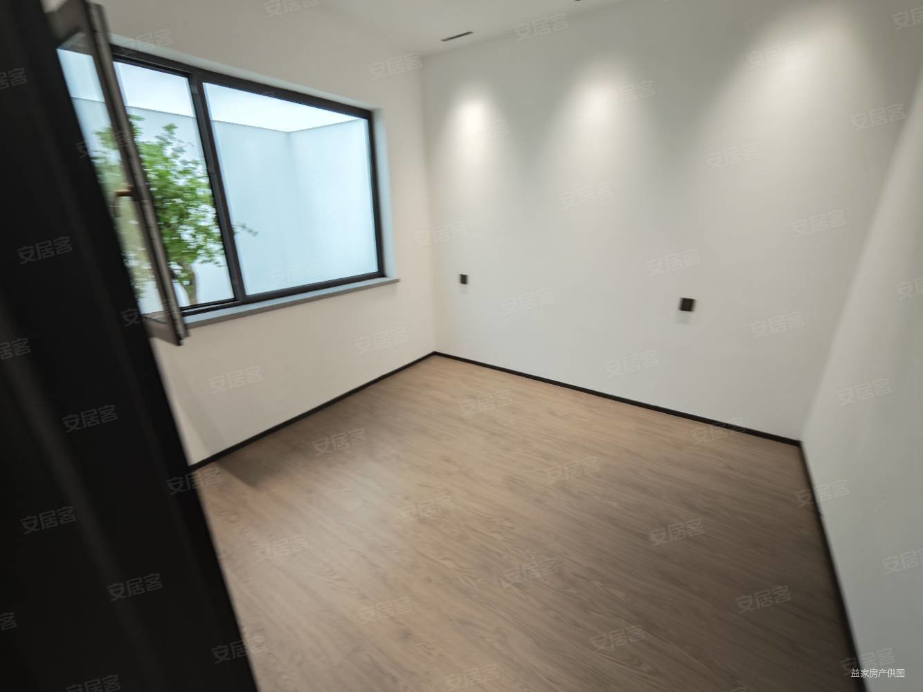 高新万科城3室2厅2卫108㎡南北60万