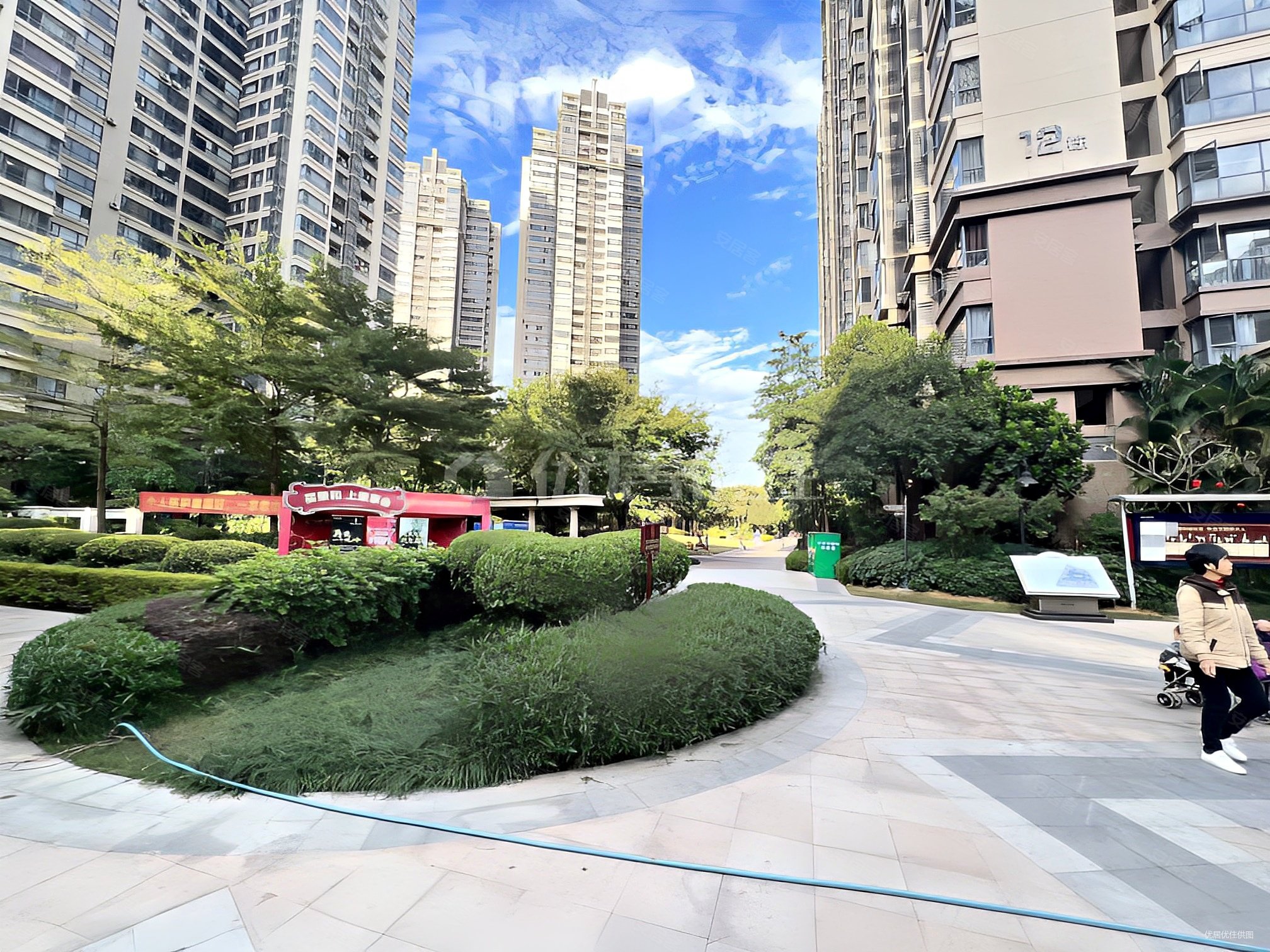 荣和山水绿城四期厅出阳台86平3房临地铁朝南两梯四户