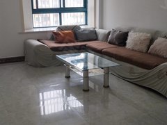 盱眙城区市中心新马中学马路对面翰林苑小区,电梯两房两厅一卫,家电齐全拎包入出租房源真实图片