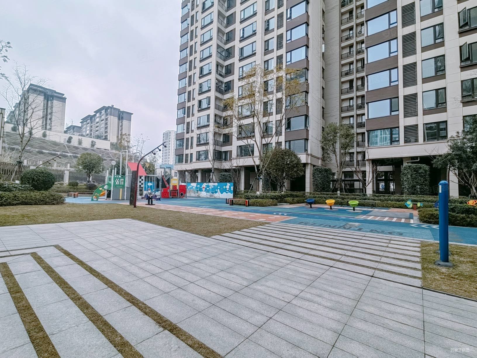 鱼胡路轻轨旁品质小区环境好陪学方便精装大四房