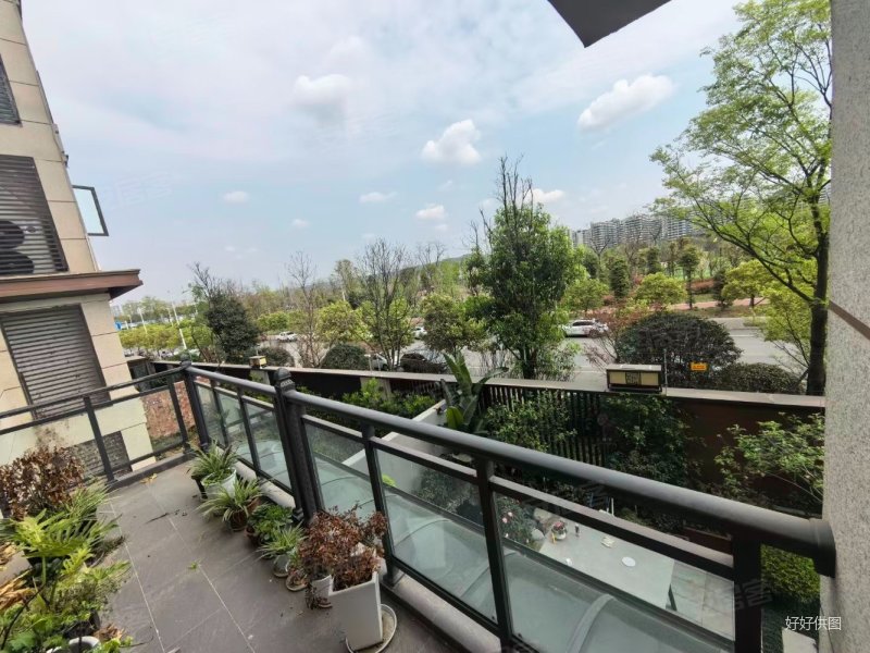 宏辰观澜府4室2厅2卫126㎡南北129.8万