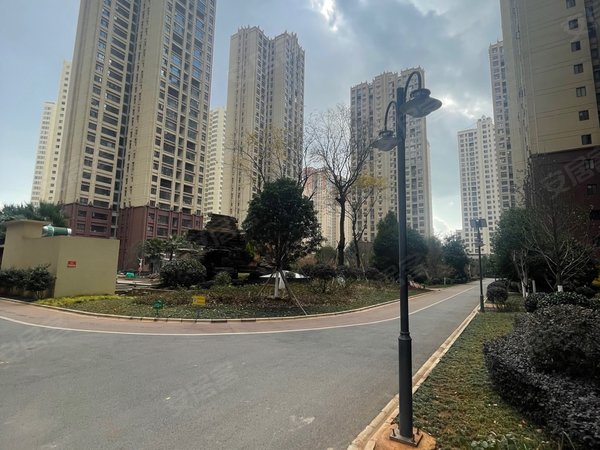 曲靖麒麟南市区锦江花园南区 锦江花园 麒麟湖旁3房 拎包入住 品质