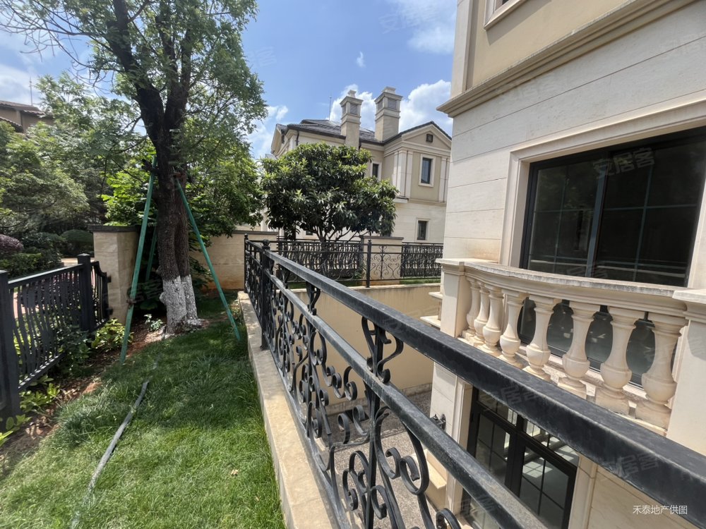 1903康醍先生 法式双拼别墅2号户型客厅大中空200平花园,公园1903康醍