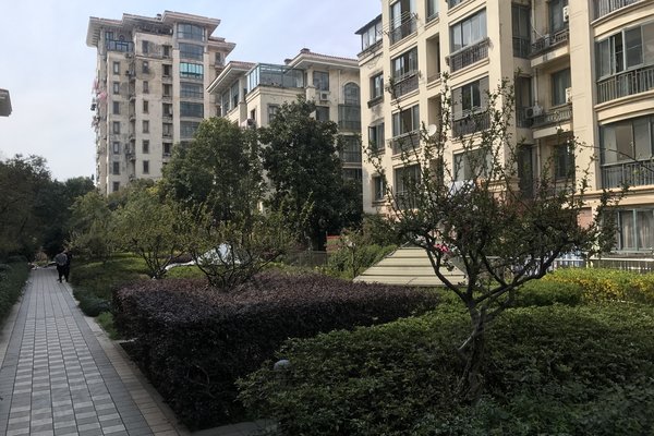 不足,雍景湾西苑怎么样,雍景湾西苑周边房产中介经纪人评价-昆山安居