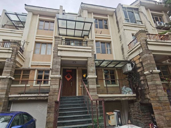 深圳龙岗横岗振业城(南区别墅)地铁口联排别墅 可办公住家培训会所 带