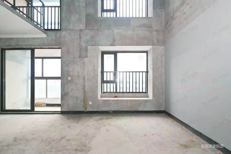 双卫格局 满二 南向采光好 高楼层采光充足 次新小区 临地铁,建发榕墅