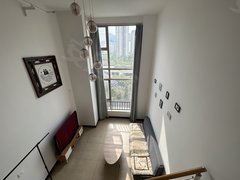 地铁口 吾悦广场 卡卡公寓精装修一室一厅拎包入住