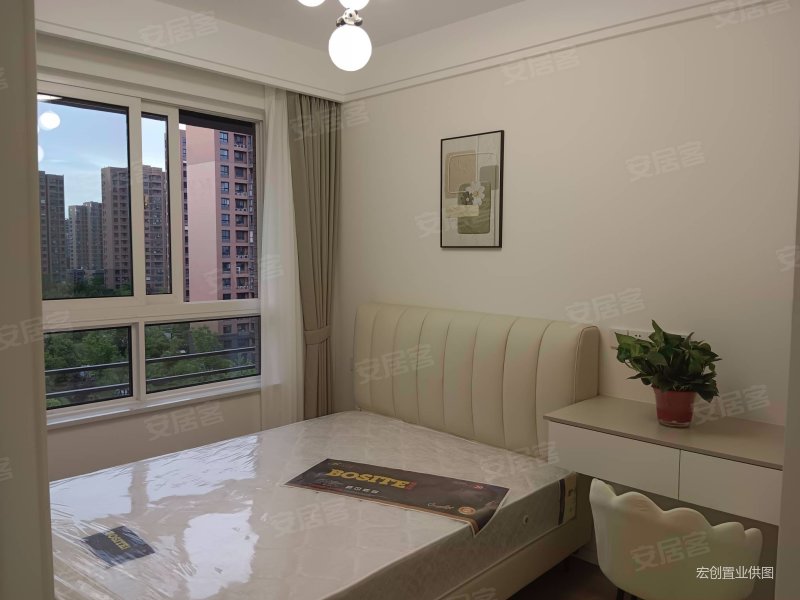 冠城大通蓝郡梅苑 精装好房 楼层好 临地铁 小区新 商品住宅