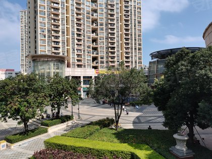 郑泽彪2022-04-27轨道交通门口不到一百米就有公交车站,在此可以乘坐