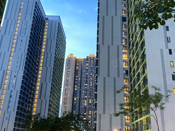 佛山南海千灯湖万科金色领域(商住楼)(带宽带)民用水电 地铁口精装