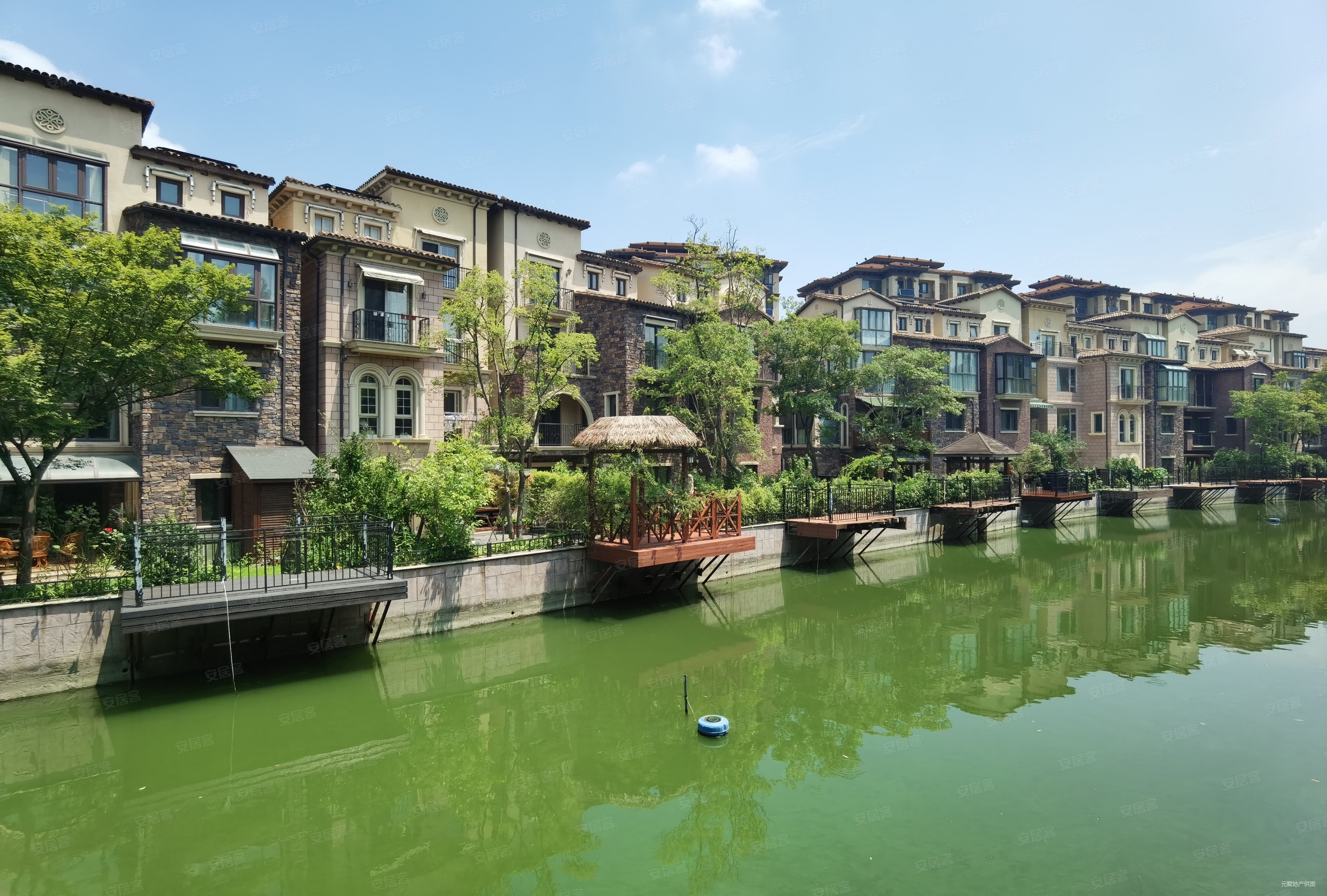 龙湖滟澜山别墅