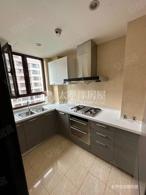 浦发御园电梯9楼房龄新精装可拎包入住密度低