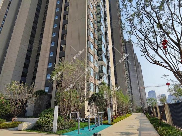 昆明盘龙江东花园俊发城文雅苑北京路地铁口 精装三房 南北通透 采光