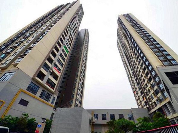 广州天河车陂龙蟠花园龙蟠花园温馨精装大三房出门就是江边临近地铁口