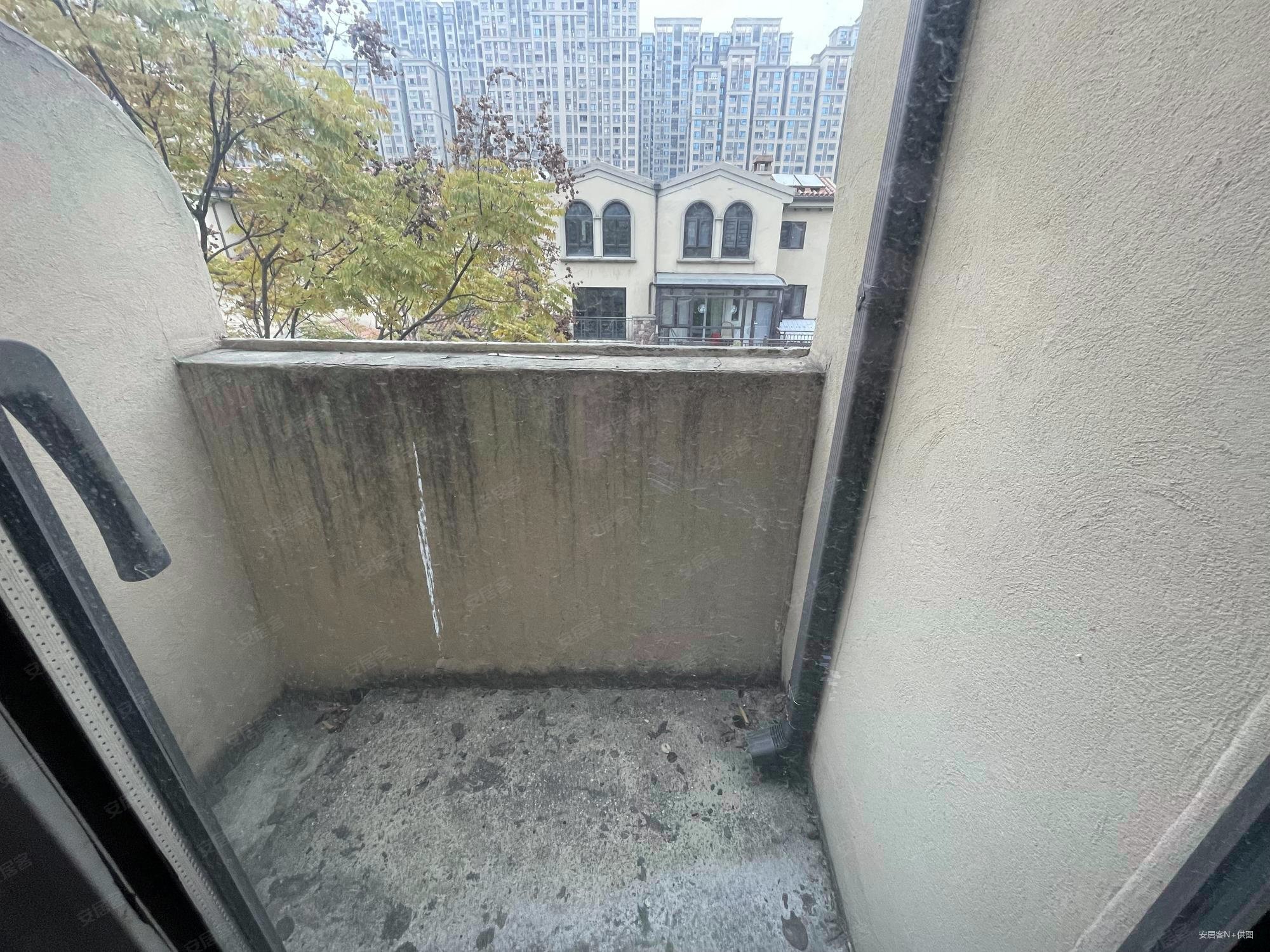 珑璟轩(别墅)4室2厅2卫100㎡南150万