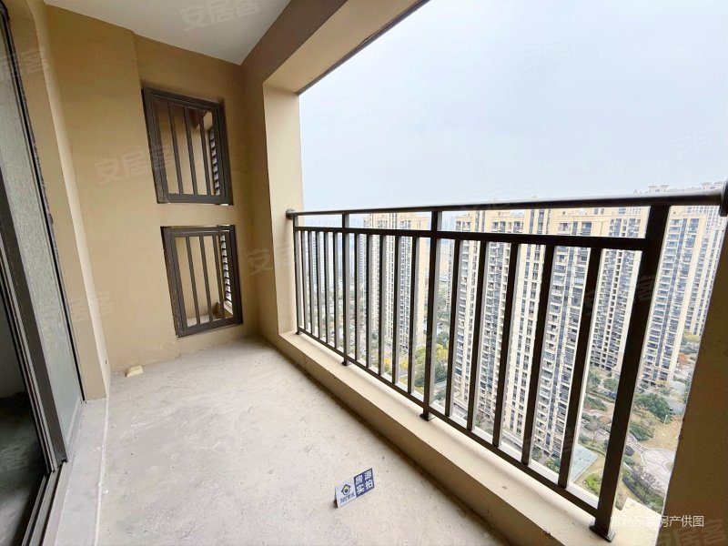 藕渠家园 高楼层采光充足 交通便捷 商品住宅 南北通透