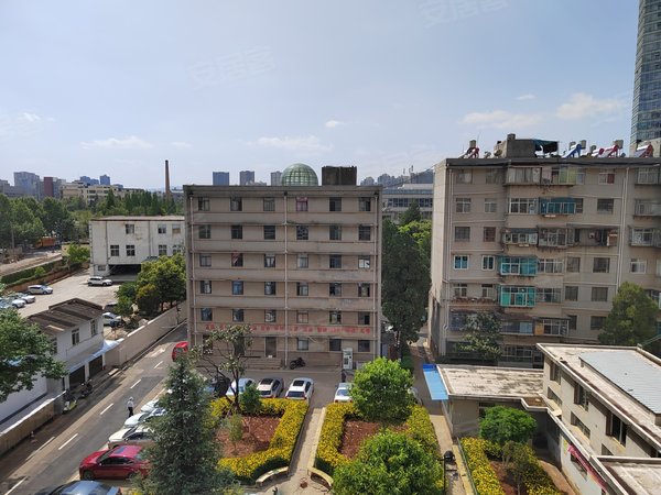 昆明五华莲花片区云南民族大学北院教职工住宅小区五华区市中心一二一