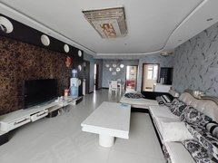 喀什喀什市喀什城区月付 月租 古城近 二医院近 三室精装 拎包入住 家具家电齐出租房源真实图片