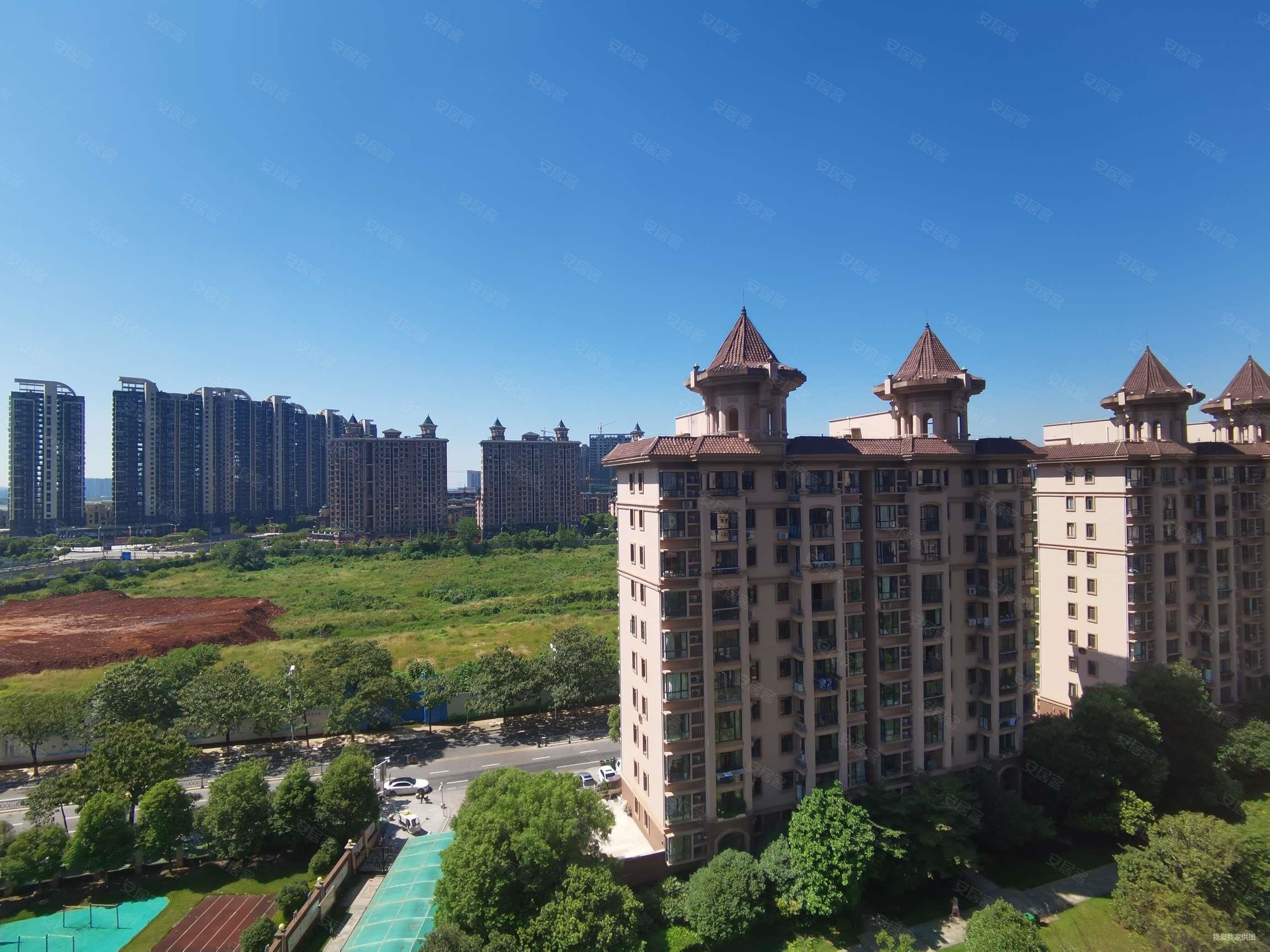 联泰香域滨江桥郡3室2厅2卫133.53㎡南北300万