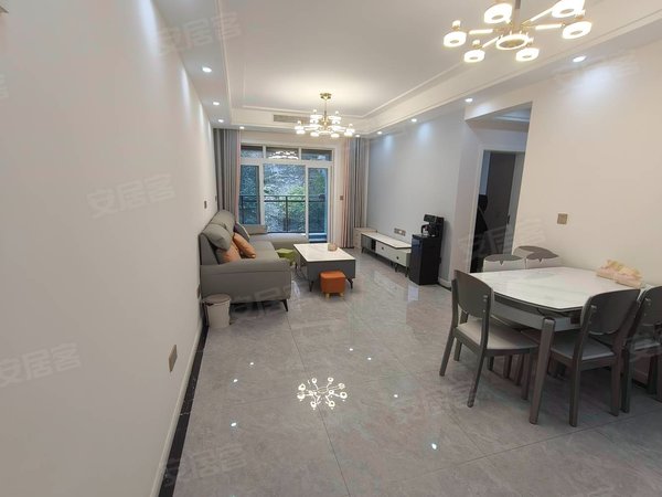 重庆永川万达广场利安凰城御府小区,装修精致,出租,住家安静,可租两房