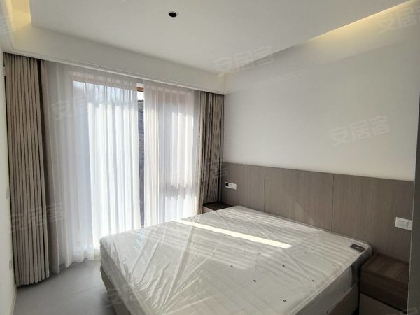 金华东阳横店秦王公馆秦王公馆大边套4房！现代简约风！带地暖！全新的家具家电齐全出租房源真实图片