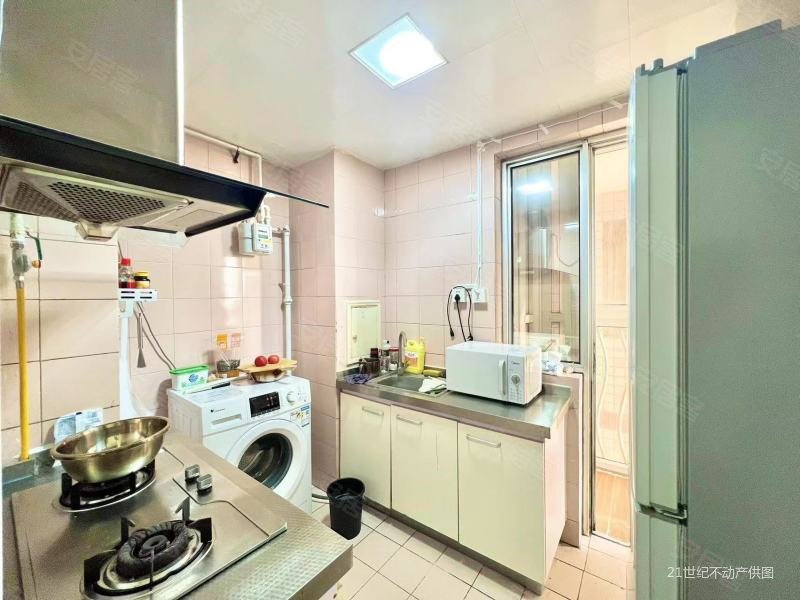 伯宁花园1室1厅8258平米