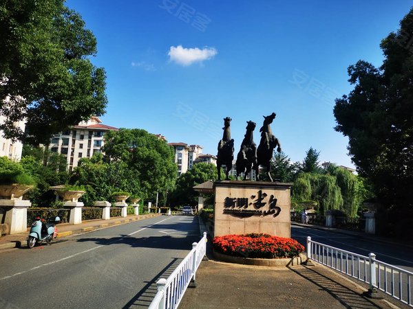 杭州余杭中泰新明半岛(公寓住宅)禹航路地铁房,新明半岛园区环境优美