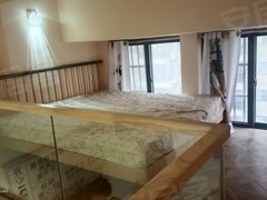 防城港港口桃花湾广场大厦精装修楼上两张床，楼下客厅餐厅厨房，干净整洁，家具家齐全出租房源真实图片