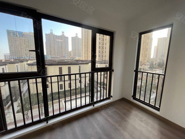 庆阳西峰西峰城区惠风尚院六中附二小附近大三居空房可办公可自住出租