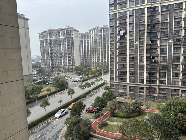 【多图】亭林华城丽水嘉园,亭林租房,大居南区前排靠门口商业广场旁一