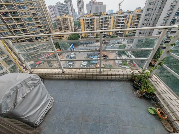 广州荔湾坑口盛大蓝庭精致商品房一房,地铁站50米,交通方便,户型方正