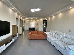 伊犁伊宁市西城天街旭成梦想港湾 3室2厅2卫出租房源真实图片