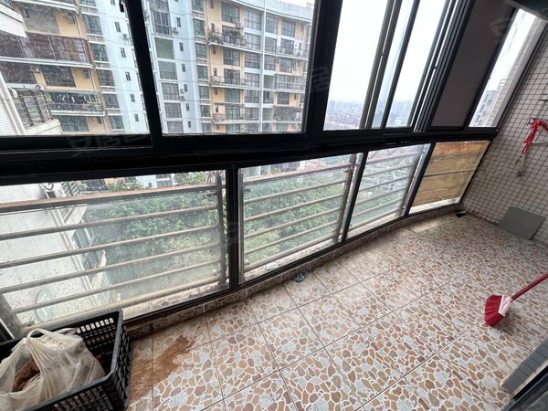 南宁青秀仙葫天池山仙葫电梯三房出租家具空调配齐,可看房出租房源