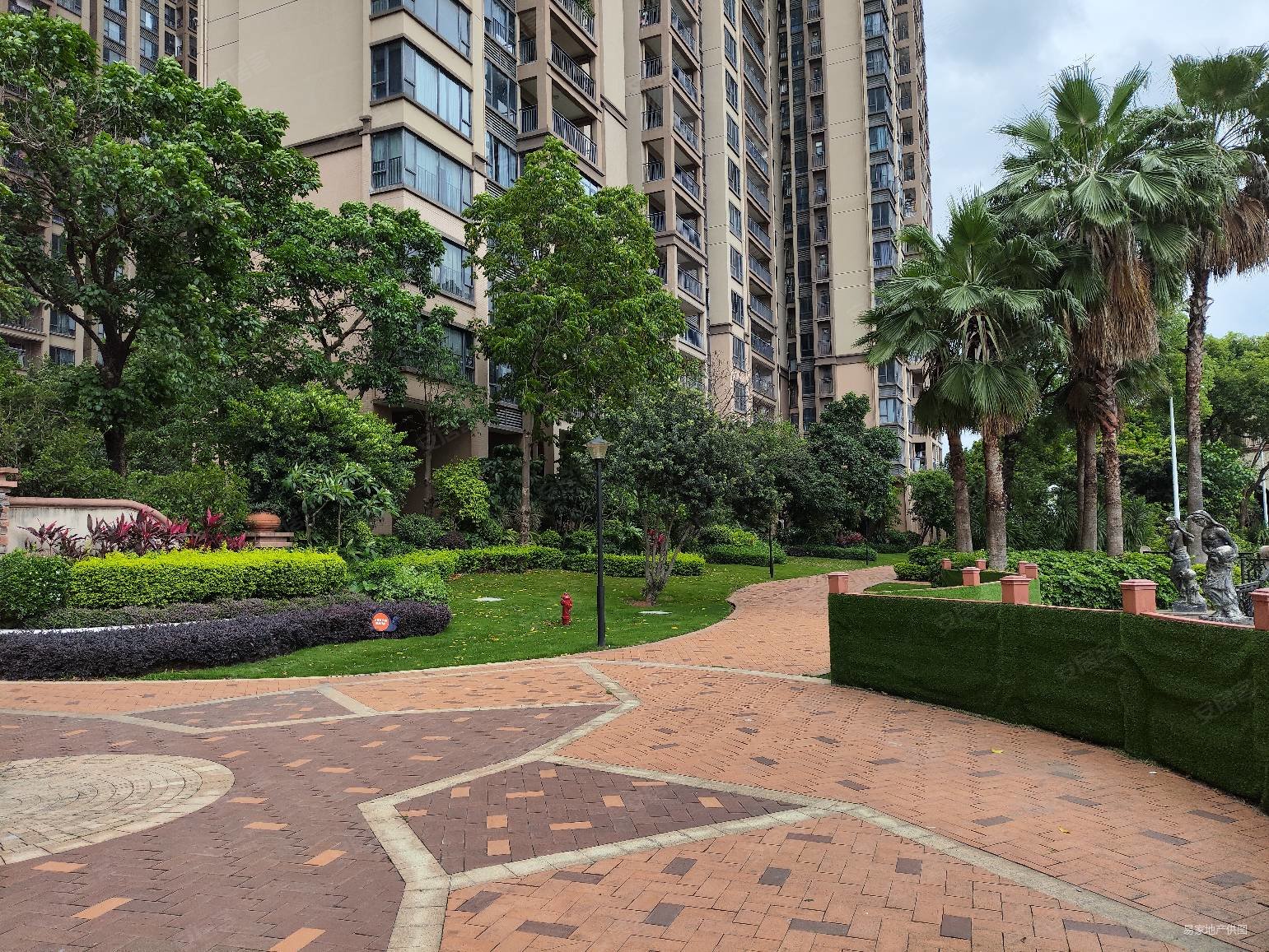 海伦堡松湖湾,三房一卫,精装交楼标准,标价再砍10w