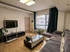 凤城凤凰大街凤城城区河畔新城步梯3楼80平一万二包物业两室一厅，家电齐全拎包入住出租房源真实图片