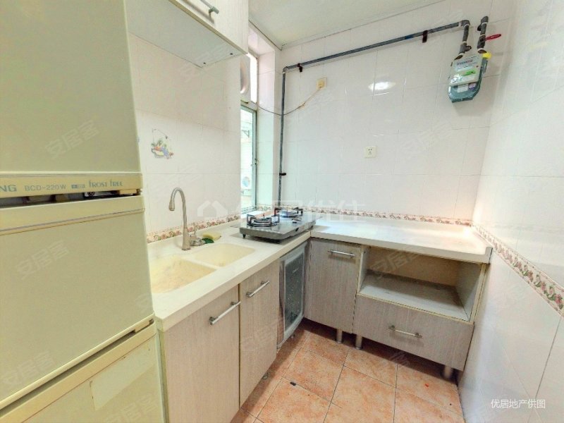 新鸿花园二期 中层2房 靓景观